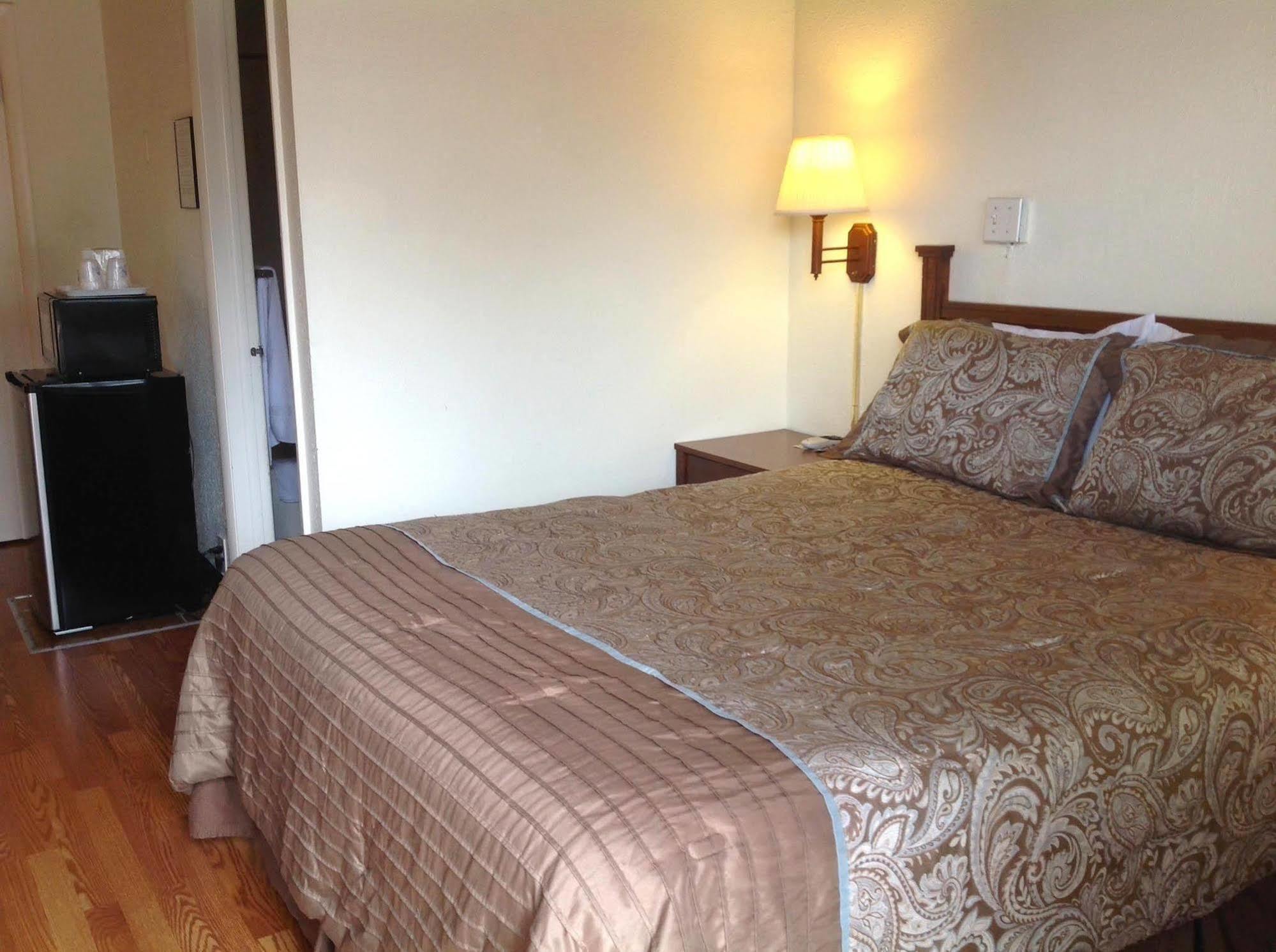 Americas Best Value Inn Fort Collins Buitenkant foto